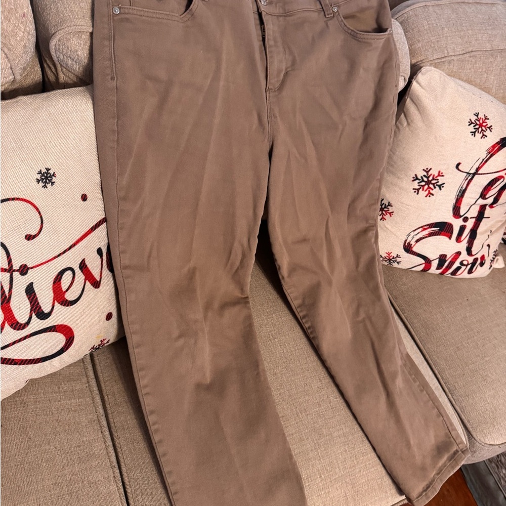 Gloria Vanderbilt Women's Tan Straight Leg Jeans